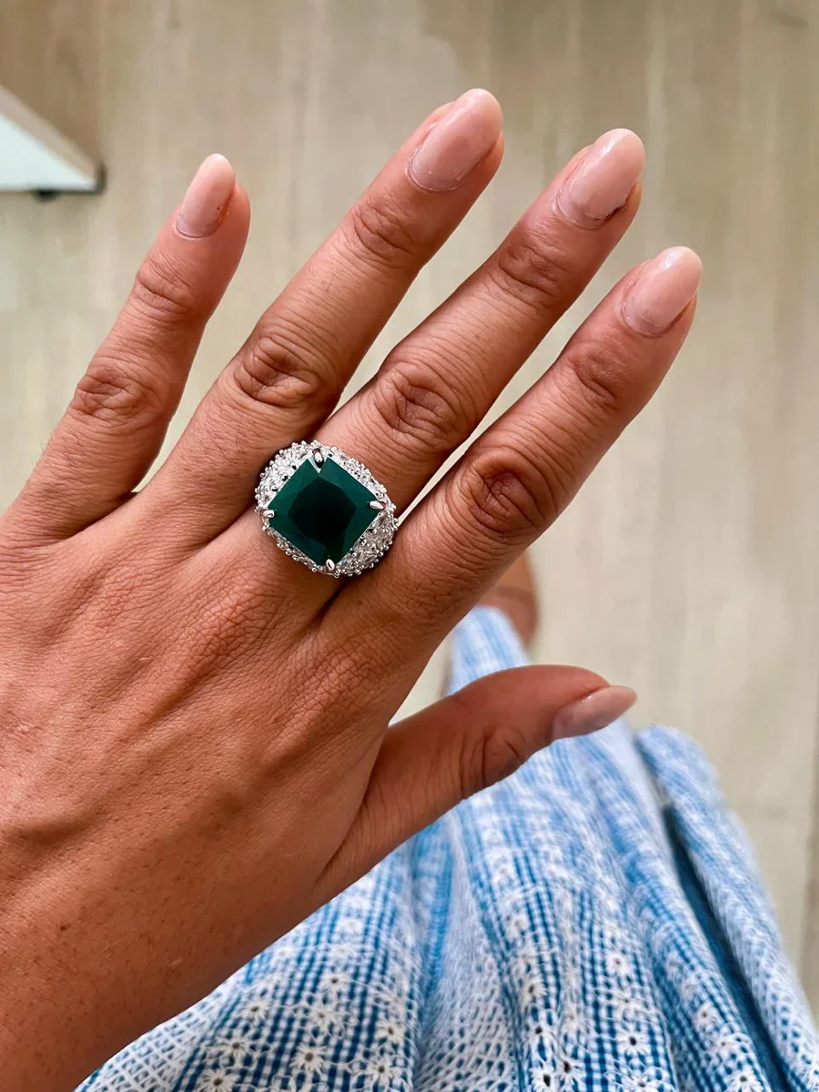  Oval Emerald with Diamond Setting Pendant Set view 2