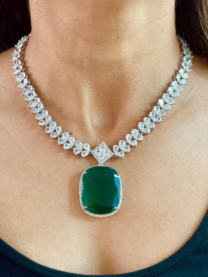  Oval Emerald with Diamond Setting Pendant Set