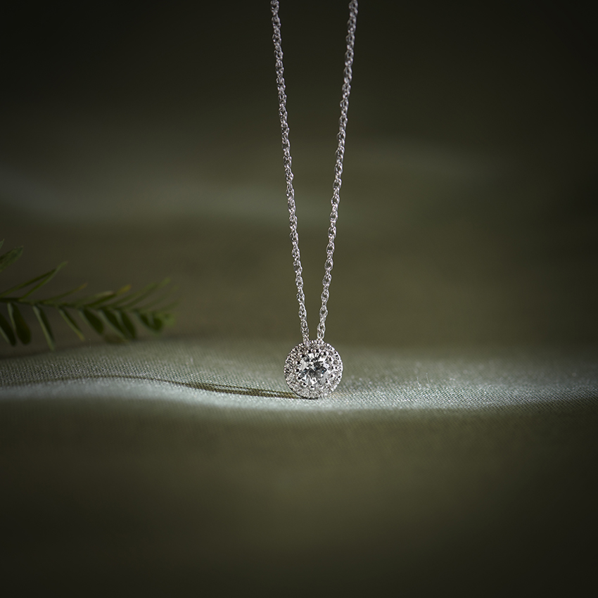  Halo Medallion Solitaire Pendant